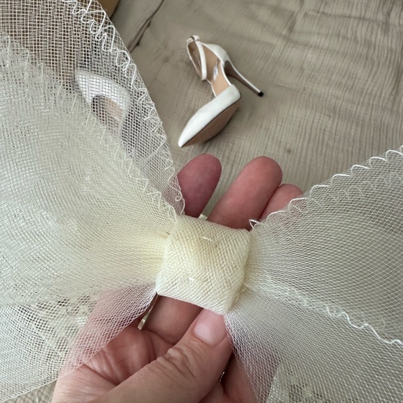 Jimmy Choo Bow Heel - Picture 16 of 16